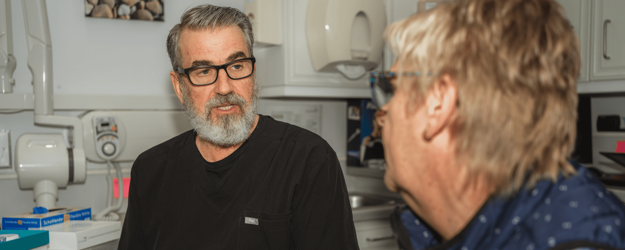Multiple teeth dental implants